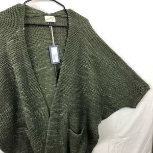 Universal thread goods&co sweater